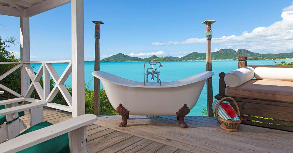 Cocobay Resort claw foot tub