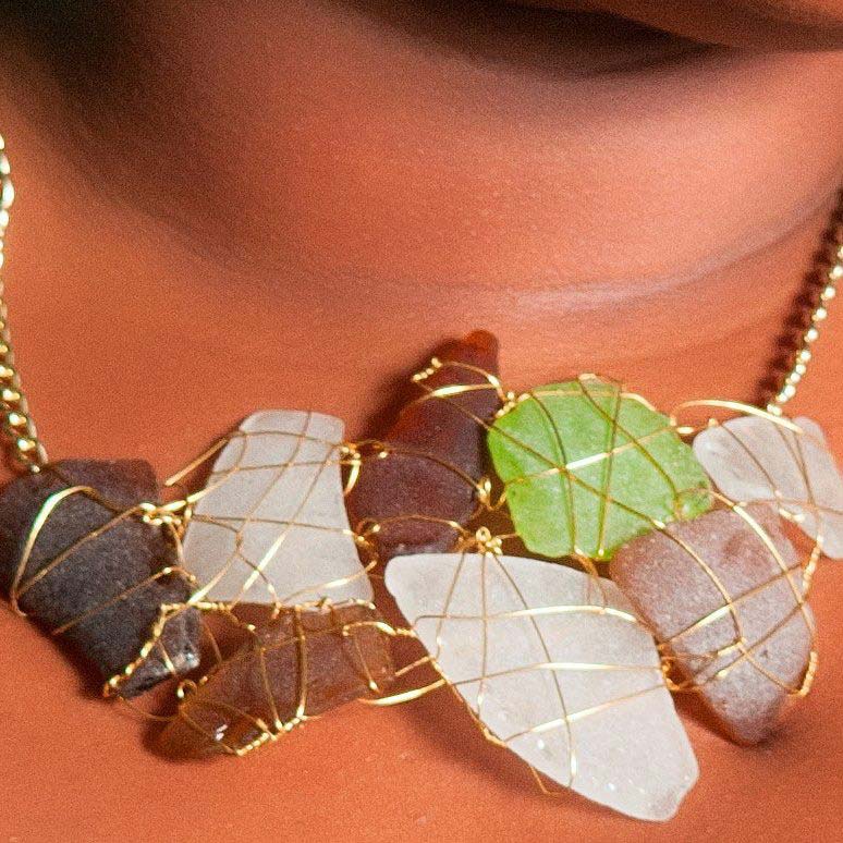Embellish chunky stones necklace