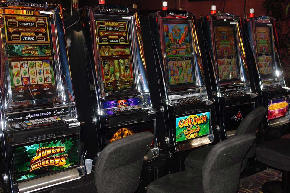 King's Casino slot machines