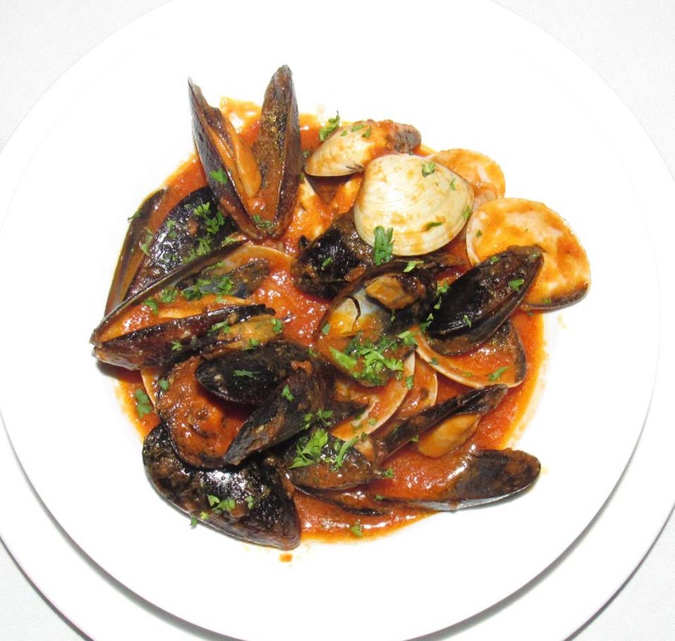 Nicky's cockles & mussels in marinara sauce