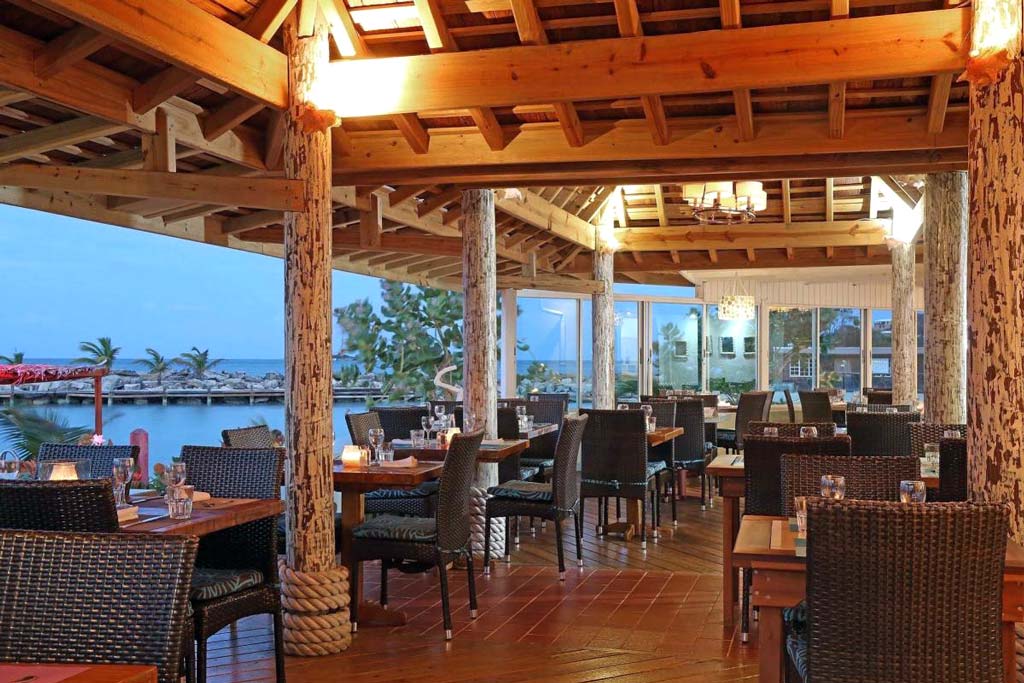 Ocean Point restaurant seating