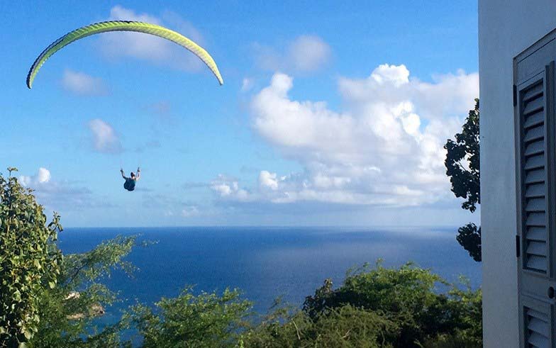 Paradise Heights paragliding